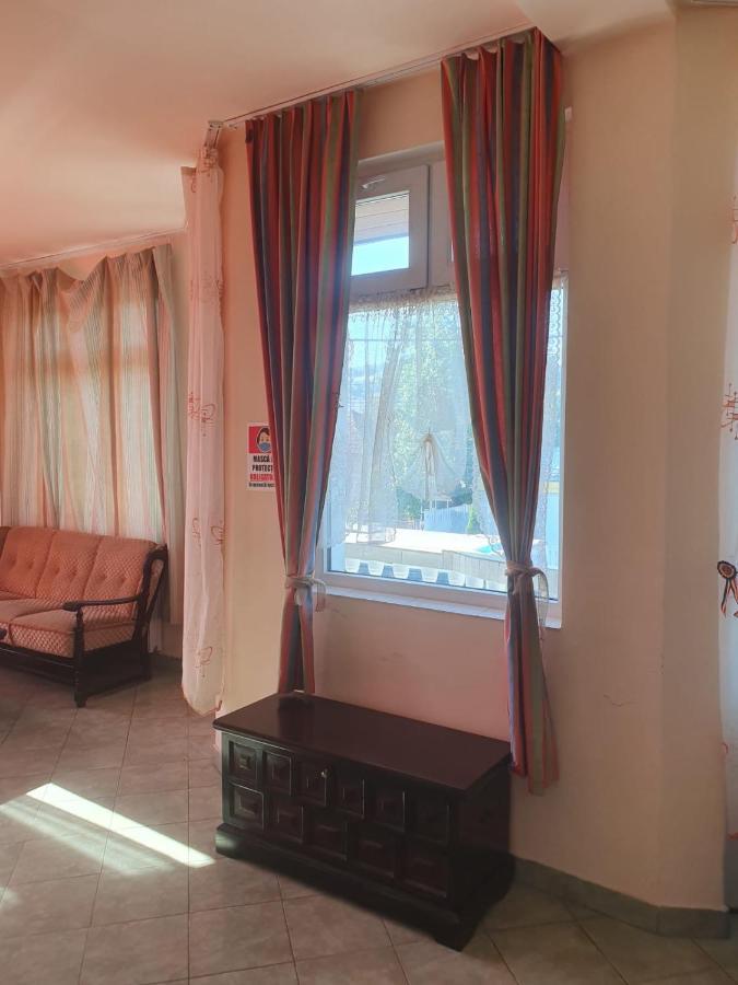 Hotel Relax Haus Hunedoara Zewnętrze zdjęcie